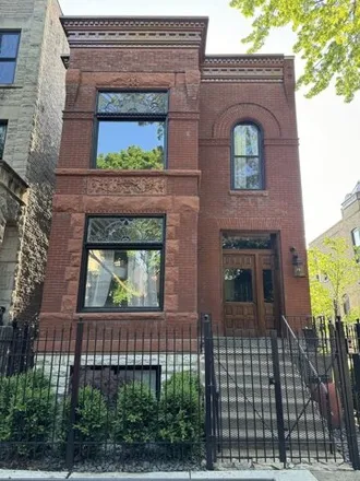 Rent this 1 bed condo on 1114 North Hoyne Avenue in Chicago, IL 60647