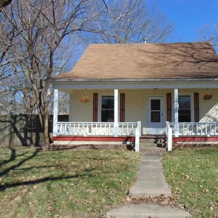 Buy this 3 bed house on 1368 West 18th Street in Sedalia, MO 65301