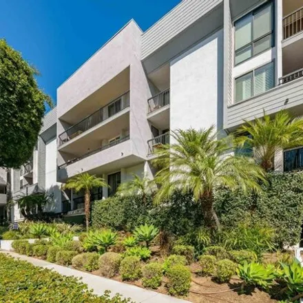 Buy this 1 bed condo on 906 N Doheny Dr Apt 510 in West Hollywood, California