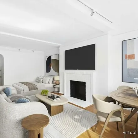 Image 4 - Dr. Steven Schram, 140 East 28th Street, New York, NY 10016, USA - Apartment for sale