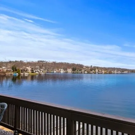 Buy this 3 bed condo on 54 Lakeshore Drive in Mount Arlington, Morris County