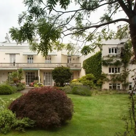 Image 2 - Spencer House, 80 Wimbledon Park Side, London, SW19 5LW, United Kingdom - Apartment for rent