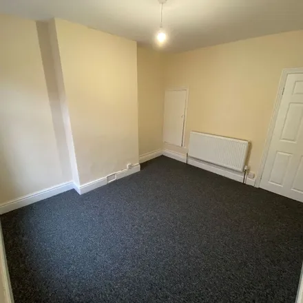 Image 5 - Park Road, Dixons Green, DY2 9BZ, United Kingdom - Apartment for rent