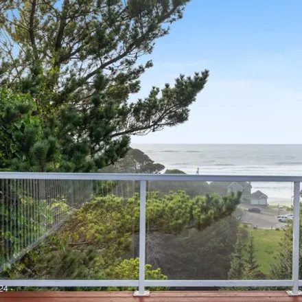 Buy this 4 bed house on 1150 Southwest Fleet Drive in Lincoln City, OR 97367