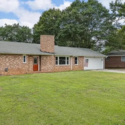 Image 2 - 224 Midway Drive, Spartanburg, SC 29301, USA - House for sale