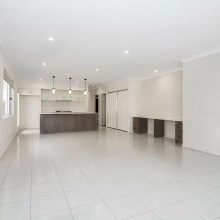 Image 2 - Cudmore Street, Pimpama QLD 4209, Australia - Apartment for rent