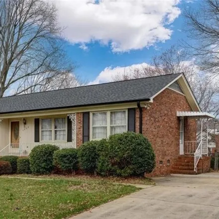 Buy this 3 bed house on 4870 Penn Wyne Drive in Hamilton Hills, Greensboro