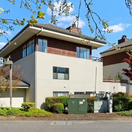 Buy this 1 bed condo on 5150 South Landing Drive in Portland, OR 97239