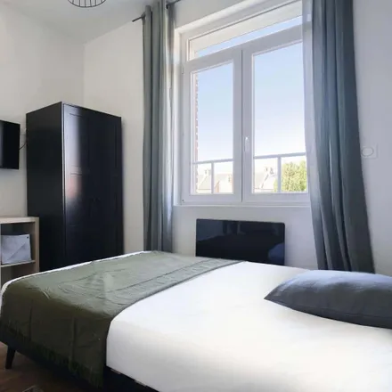 Rent this 1 bed room on 56 Rue Abladène in 80000 Amiens, France