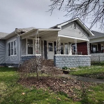 Image 2 - 933 Walnut Street, Clinton, IN 47842, USA - House for sale