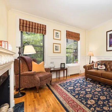 Image 1 - 330 East 94th Street, New York, NY 10128, USA - Townhouse for sale