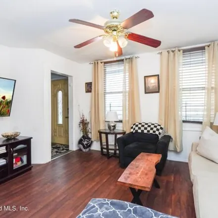 Image 6 - 43 Osgood Avenue, New York, NY 10304, USA - House for sale