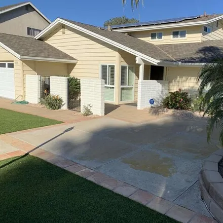 Rent this 4 bed house on 624 Nardito Lane in Solana Beach, CA 92075