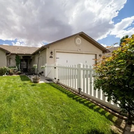 Buy this 3 bed house on 3009 Oakwood Dr in Grand Junction, Colorado