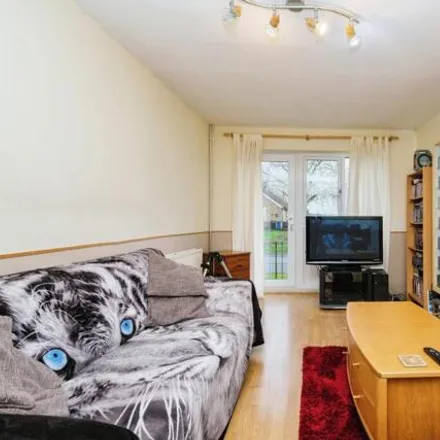 Image 4 - Windmill Rise, Tadcaster, LS24 9HR, United Kingdom - Apartment for sale