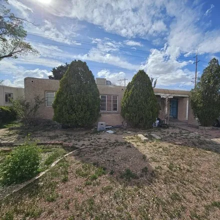 Buy this 3 bed house on 817 Madeira Drive Northeast in Albuquerque, NM 87108