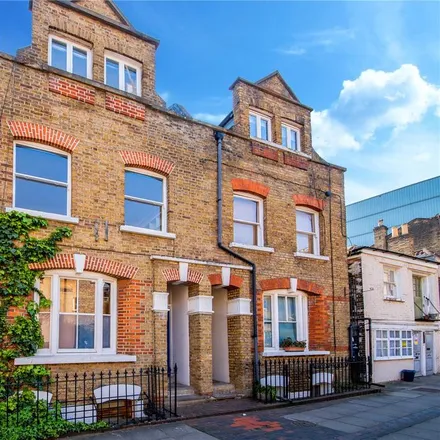 Rent this 2 bed apartment on 8 Sylvester Path in London, E8 1EN
