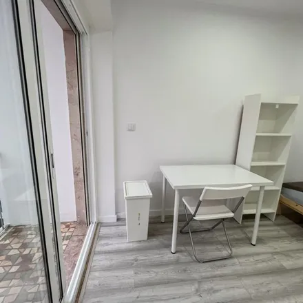 Rent this 3 bed apartment on Avenida de Ceuta 36 in 2700-190 Amadora, Portugal
