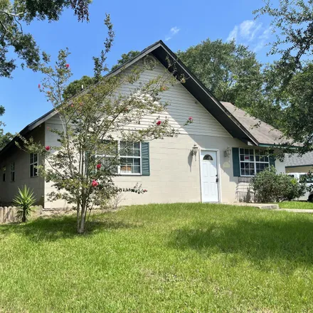 Buy this 3 bed house on 2604 17th Avenue in Gulfport, MS 39501