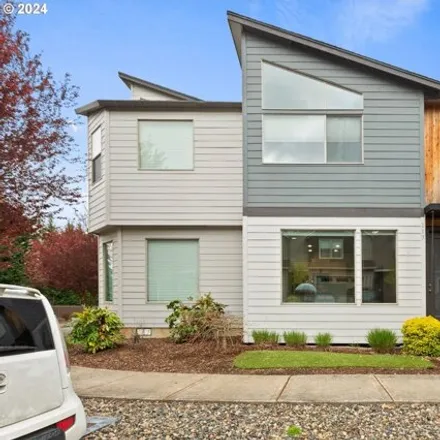 Buy this 3 bed townhouse on 117 North 44th Place in Ridgefield, WA 98642