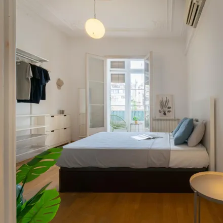Rent this 6 bed room on Carrer del Rosselló in 220, 08001 Barcelona