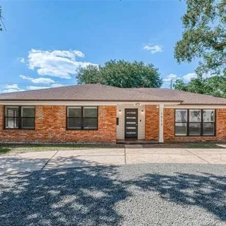 Rent this 3 bed house on 1918 Chimney Rock Road in Lamar Terrace, Houston