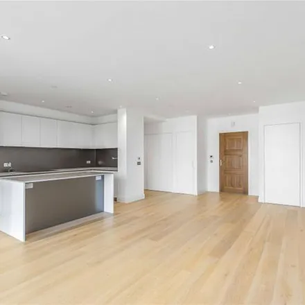 Image 5 - Hamptons International, 8 High Street, London, TW11 8EW, United Kingdom - Apartment for rent