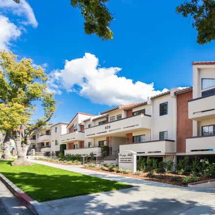 Rent this 2 bed apartment on 626 E Verdugo Ave