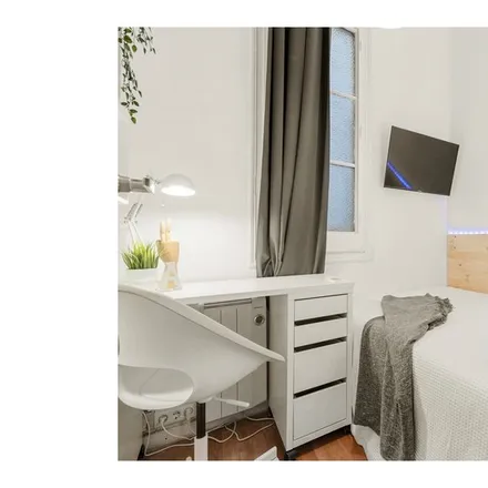 Rent this 9 bed room on Carrer de les Magdalenes in 4, 08001 Barcelona