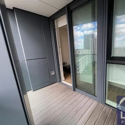 Rent this 2 bed apartment on Wandsworth Road in London, SW8 2FW