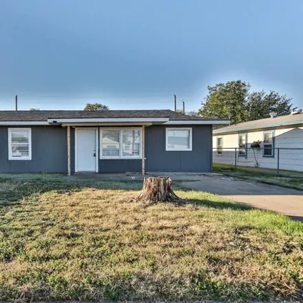 Buy this 3 bed house on 2516 East 8th Street in Lubbock, TX 79403