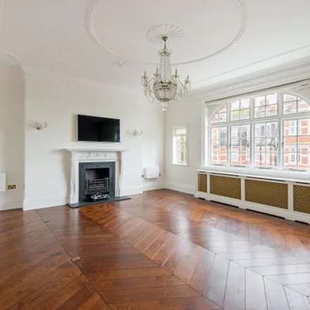Rent this 4 bed apartment on North Gate in Prince Albert Road, London