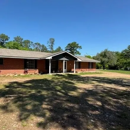 Image 2 - 36 Lost Pine Avenue, Bastrop, TX 78602, USA - House for sale