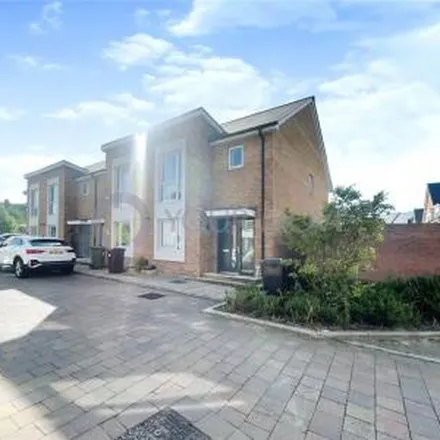 Rent this 3 bed apartment on Falstaff Mews in Greenhithe, DA9 9WW