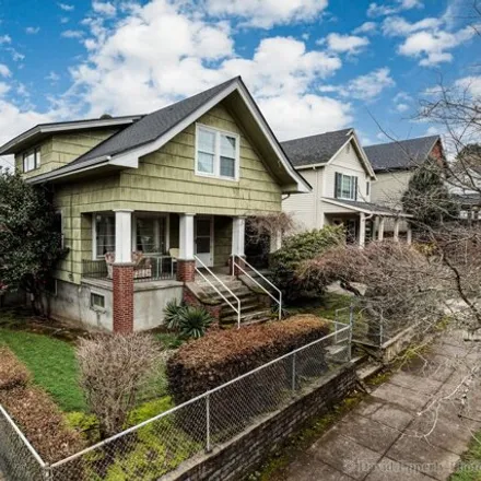 Image 1 - 4007 Southeast Long Street, Portland, OR 97202, USA - House for sale