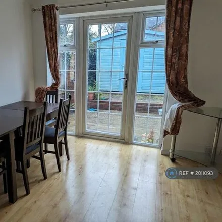 Image 6 - 4 Durand Road, Reading, RG6 5YR, United Kingdom - Room for rent