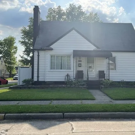 Buy this 3 bed house on 19385 Victor Street in Roseville, MI 48066