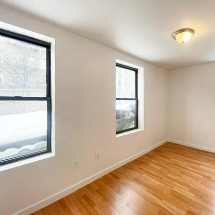 Image 9 - Tampopo Ramen, 1 Bennett Avenue, New York, NY 10033, USA - Apartment for rent
