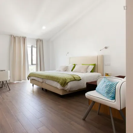 Rent this studio apartment on Moreira in Rua de Dom João IV, 4000-300 Porto
