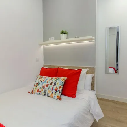 Rent this 6 bed room on Madrid in Calle del Mesón de Paredes, 53