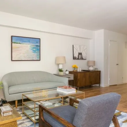 Rent this studio house on 85 4th Avenue in New York, NY 10003