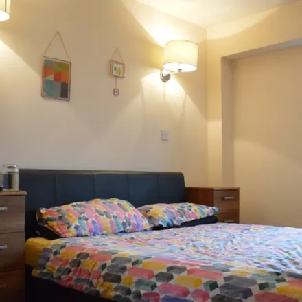 Rent this 1 bed apartment on 22 Braybrook Street in London, W12 0AR