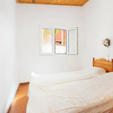 Rent this 3 bed apartment on 21226 Vinišće