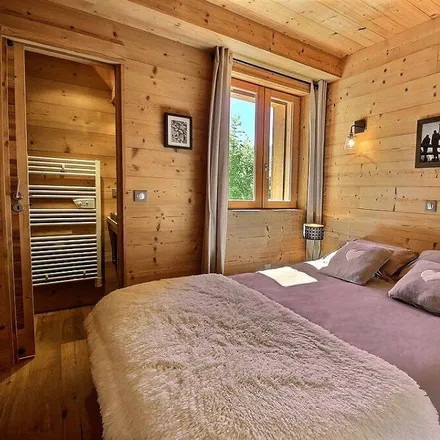 Rent this 3 bed apartment on 05220 Le Monêtier-les-Bains