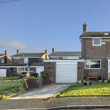 Buy this 3 bed house on Fernlea Close in Blackburn, BB2 4QZ
