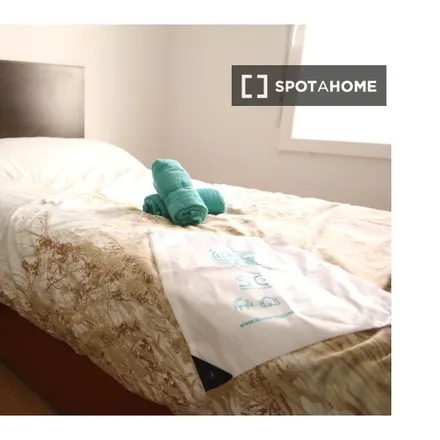 Rent this 8 bed room on Calle de Cea Bermúdez in 70, 28003 Madrid