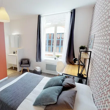 Rent this 4 bed room on 14 bis rue de Wazemmes