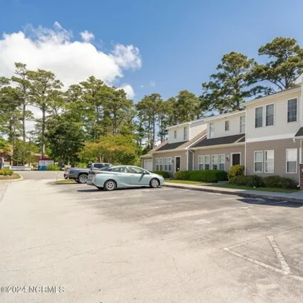 Buy this 2 bed condo on 4572 Country Club Road in Mansfield, Morehead City