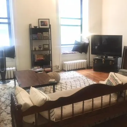 Rent this 1 bed apartment on E 46th St in New York, NY