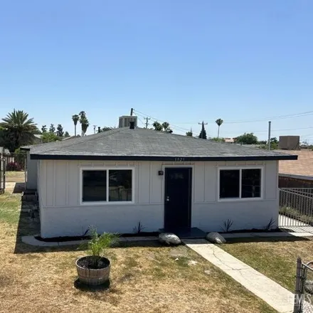 Buy this 4 bed house on 1613 Tejon Street in East Bakersfield, Kern County